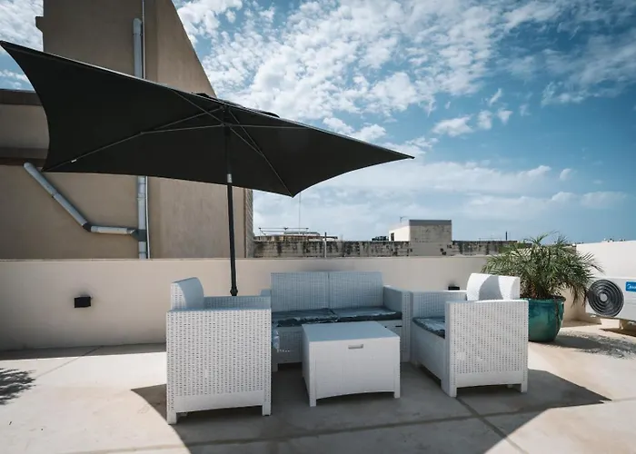 Dar Barbara Duplex 2 Double Bedrooms,2 Sofa Beds Large House With Terrace Roof Views Of Valletta Dom wakacyjny *