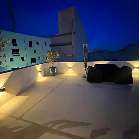 בית נופש Dar Barbara Duplex 2 Double Bedrooms,2 Sofa Beds Large House With Terrace Roof Views Of Valletta Cospicua