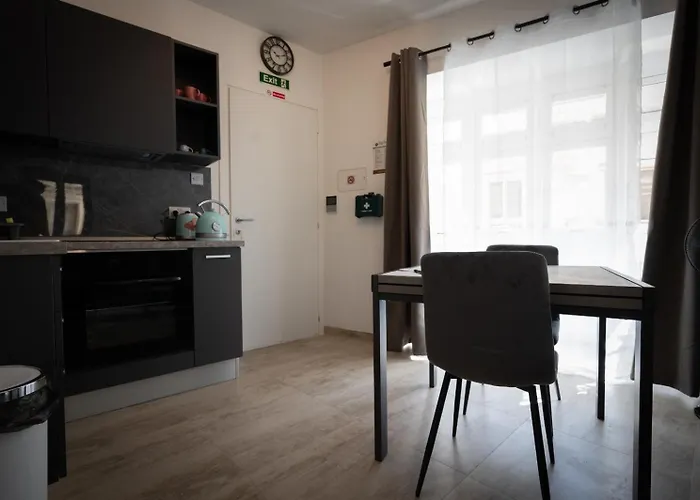 Dar Barbara Duplex 2 Double Bedrooms,2 Sofa Beds Large House With Terrace Roof Views Of Valletta Cospicua